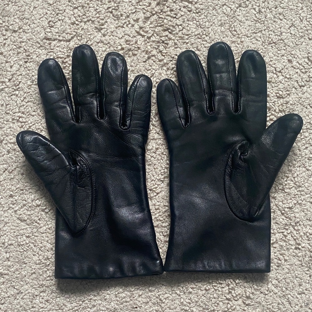Great Condition Elegant Black Leather Gloves